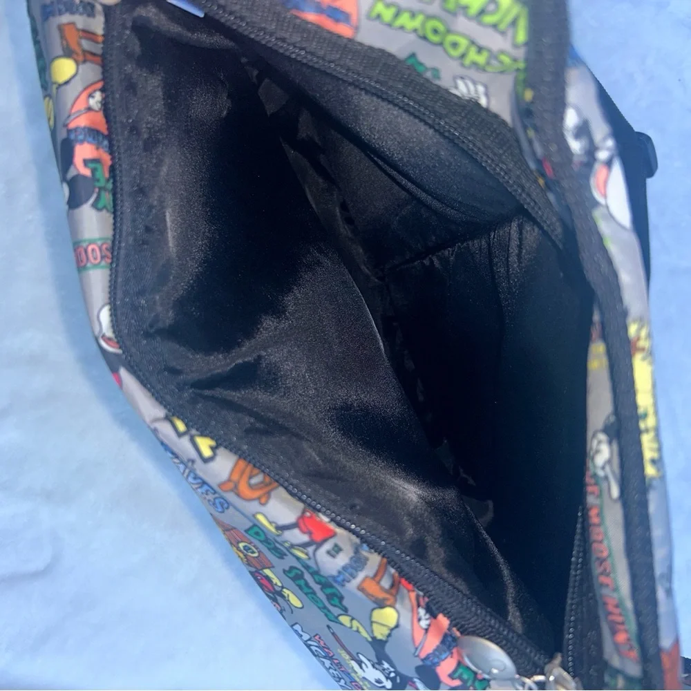 Disney World Parks Exclusive Mickey Mouse Crossbody Messenger Bag vintage print